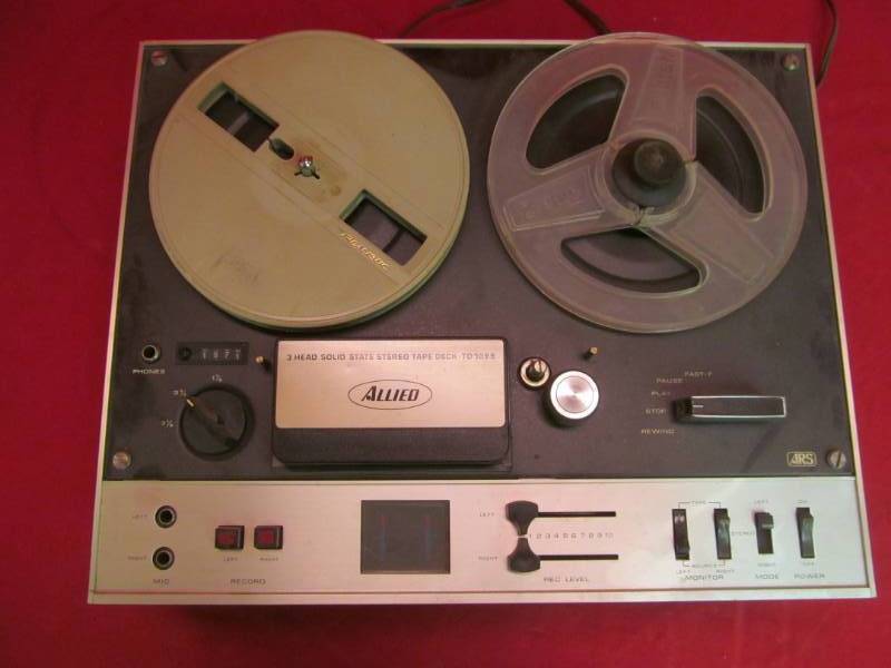 lot 26 image: Allied Model TD1099 3 head solid state stereo tape deck