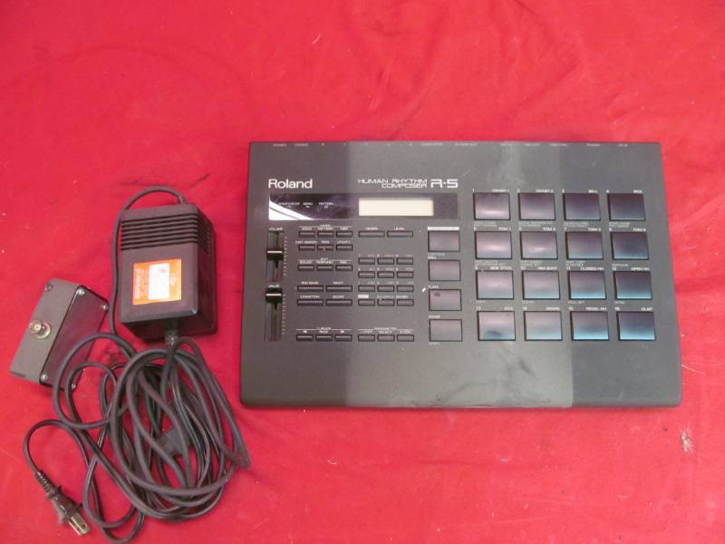 lot 34 image: Roland Human rhythm composer model R-5