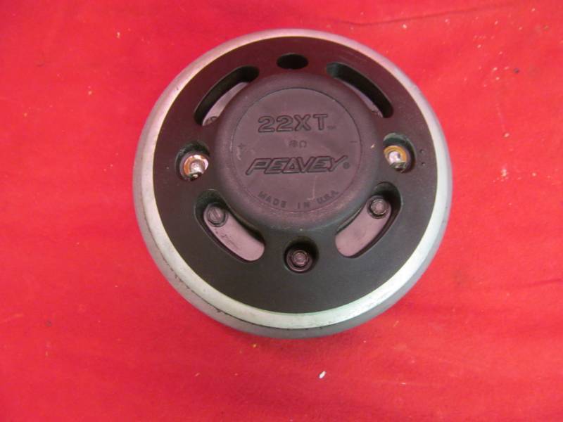lot 42 image: 22 XT Peavey Driver