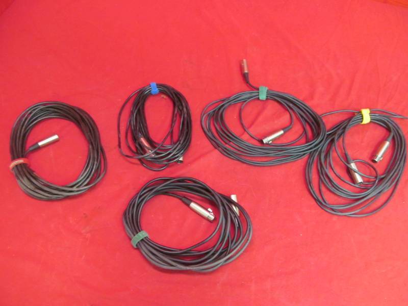 lot 47 image: Variety of microphone cords