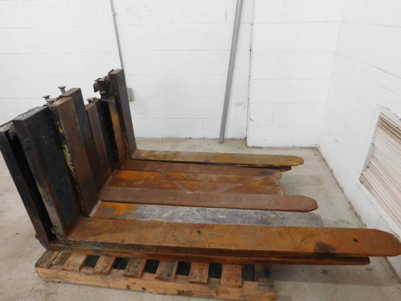 lot 7 image: Pallet of Forklift Forks #1