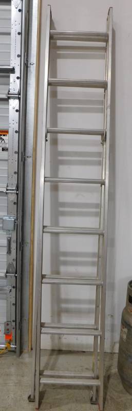 lot 13 image: Werner D716-2 Aluminum Extension Ladder