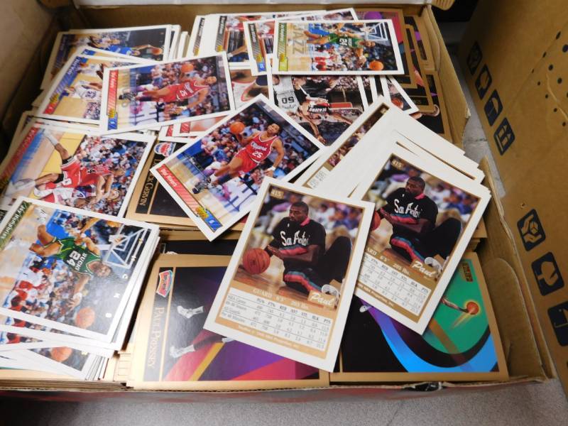lot 30 image: Collectible Basketball Cards