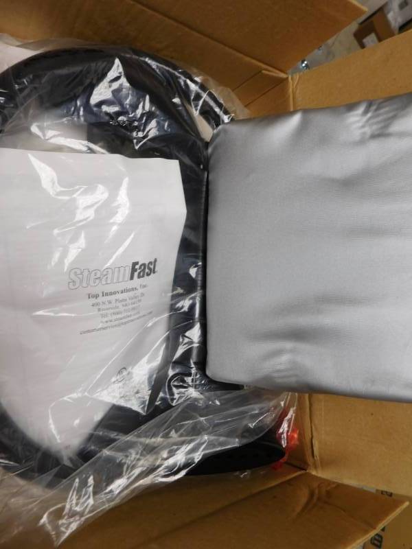 lot 33 image: NEW Steam Fast Fabric Steamer
