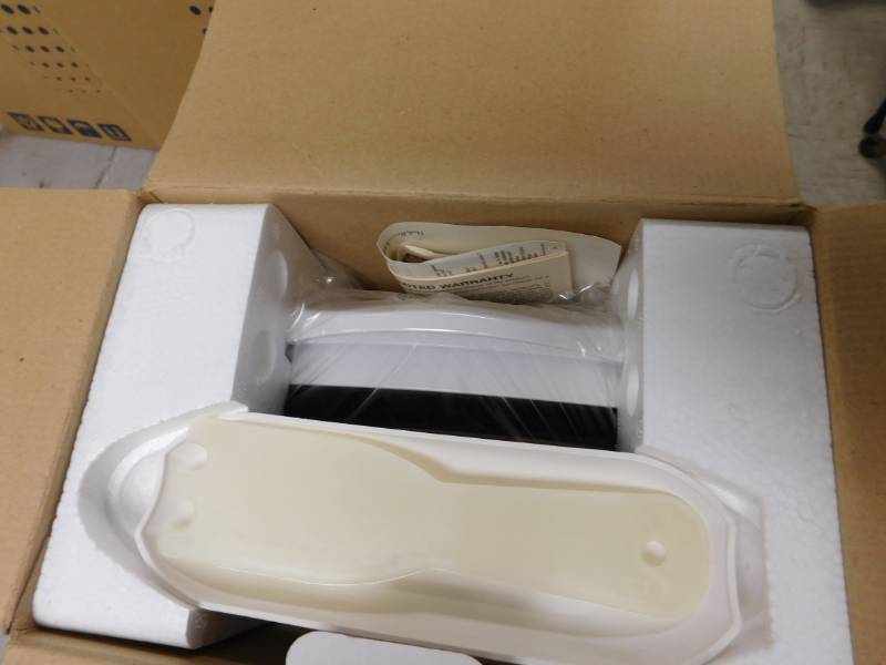 lot 36 image: NEW George Foreman Grill