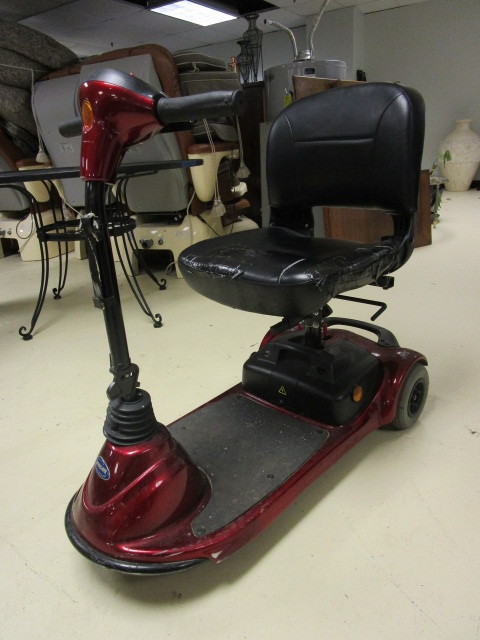 lot 301 image: MOTORIZED SCOOTER