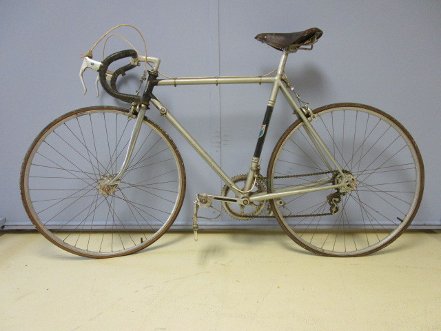 lot 311 image: ALUMINUM FRAME ROAD BICYCLE