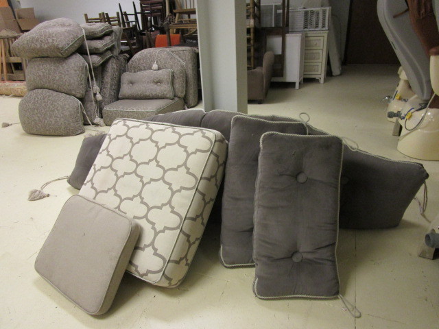 lot 330 image: ASSORTED PATIO CUSHIONS