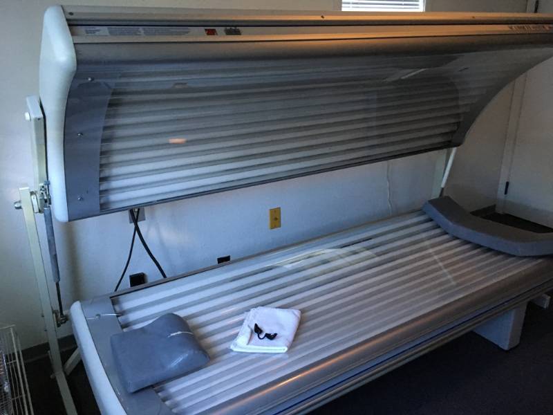 lot 6 image: SCA Wolff Tanning Bed Series ll