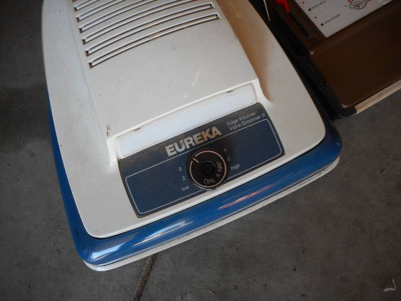 lot 15 image: Vacuum