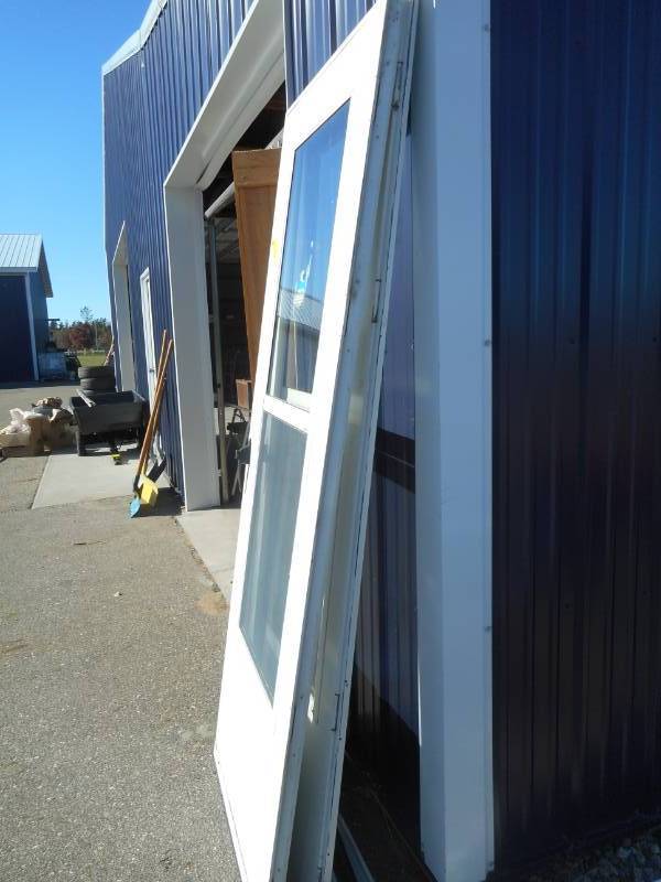 lot 17 image: Exterior Storm Doors