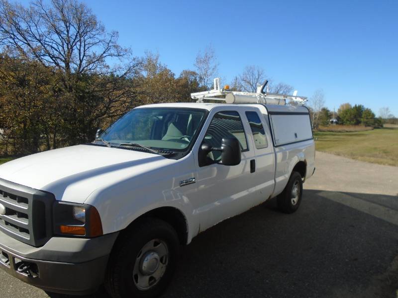 2005 Ford F250 XL Truck