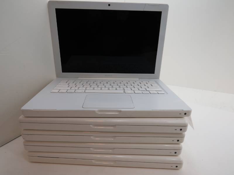 lot 6 image: Lot of 5 MacBook 2006 LapTop computers 1.83GHz processor