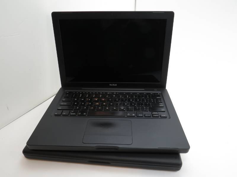 lot 19 image: Lot of 2 MacBook Laptop computers 2006 with 2.0GHz processor