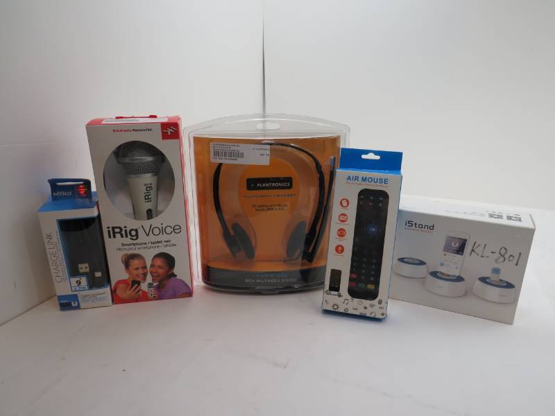 lot 4 image: Lot of misc. electronics Mic., air Mouse, Istand and more