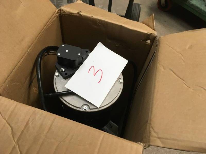 lot 3 image: Everbilt Slt370 12 HP Pedestal Sump Pump in good condition