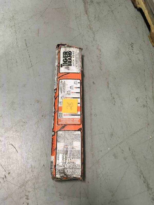 lot 28 image: Jack Post JS-55 2 Foot 10 Inch To 4 Foot 7 Inch 15 Gauge Jack Post not used in good condition