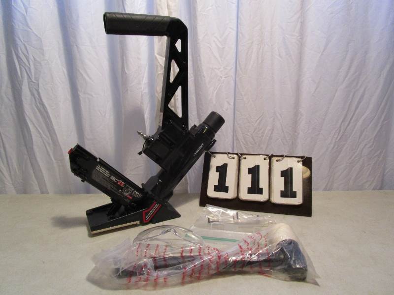 lot 111 image: Husky 3 in 1 Floor Nailer