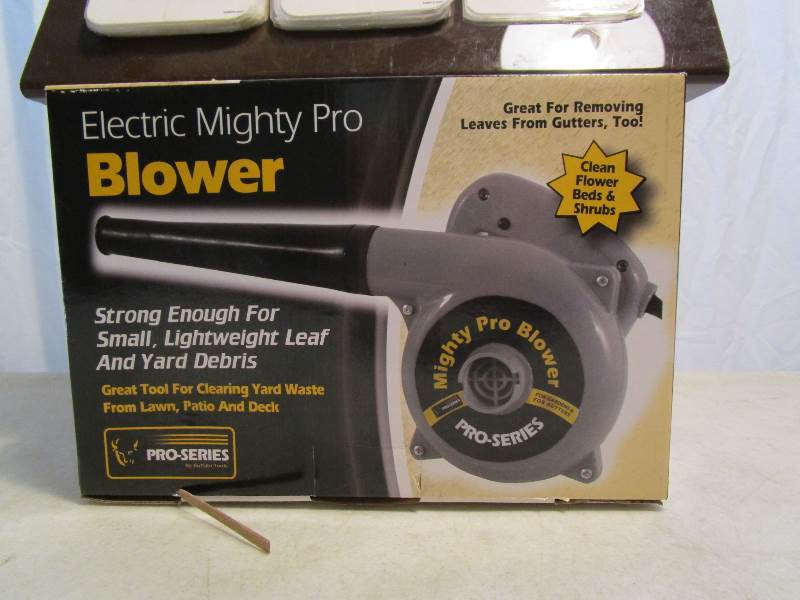 lot 148 image: Pro Series Electric Mighty Pro Blower