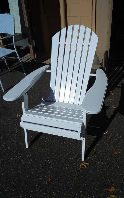 lot 11 image: 1-White Folding Adirondak Chair