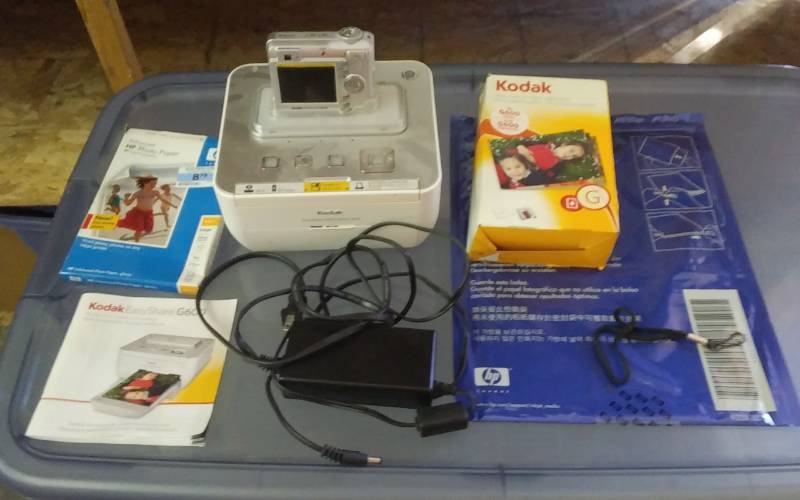 lot 24 image: Kodak Digital  Camera & Printer Dock (Related Misc)