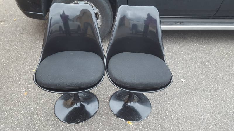 lot 3 image: Pair Of Swivel Modway Lippa Dining Chairs (Black)