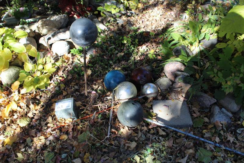 Lot of (6) Gazing Balls, Bowling Ball Yard Art