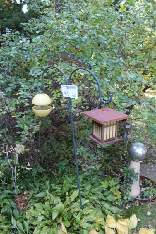 Shepherds Hook, 2-Bird Feeders