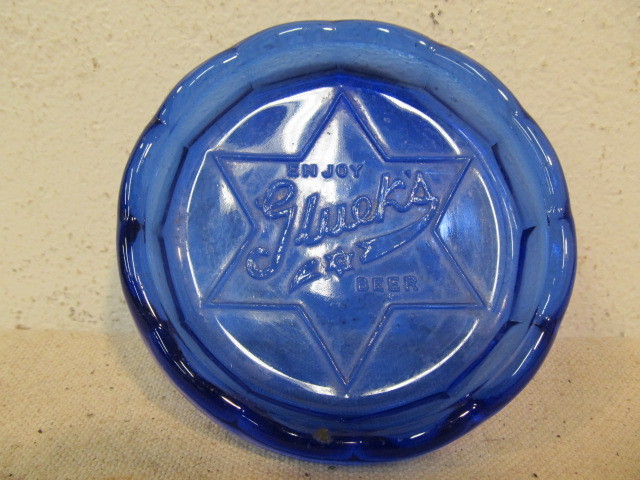 lot 55 image: Vintage GLUEKS Cobalt Blue Glass Ashtray