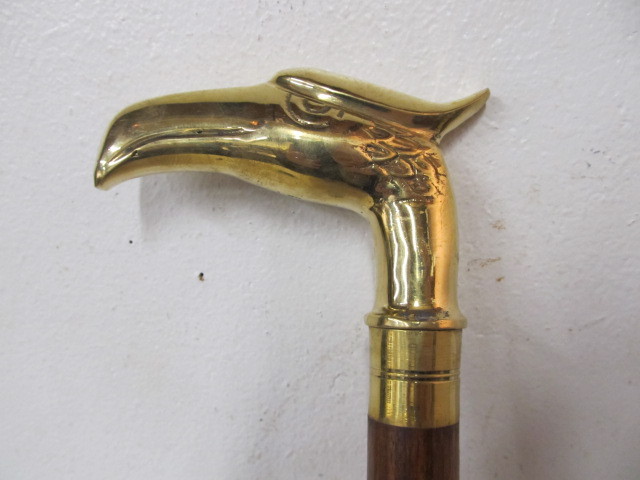 lot 79 image: Vintage Solid Brass Inlaid Eagle Head Handled Walking Stick