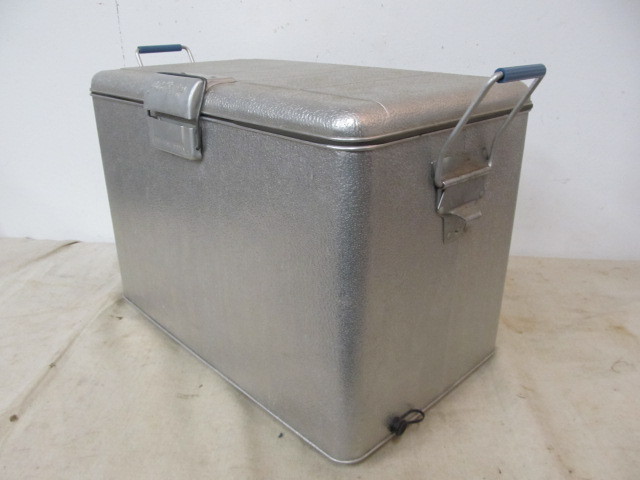 lot 92 image: Mint Condition Vintage J.C. Higgins Aluminum Cooler