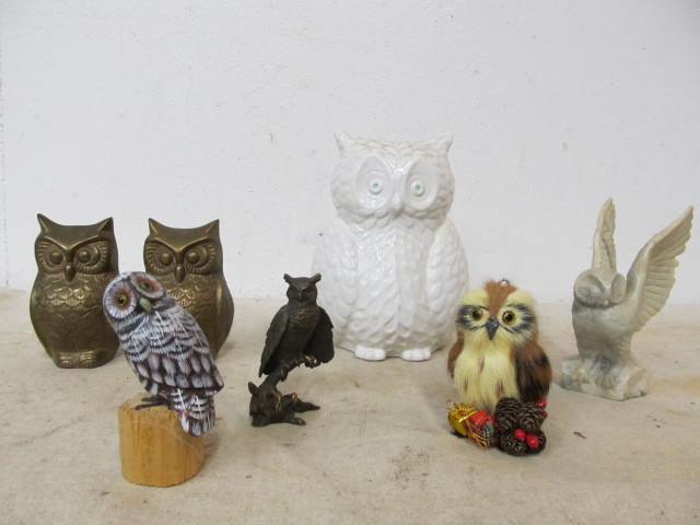 lot 94 image: Group of Assorted Owls