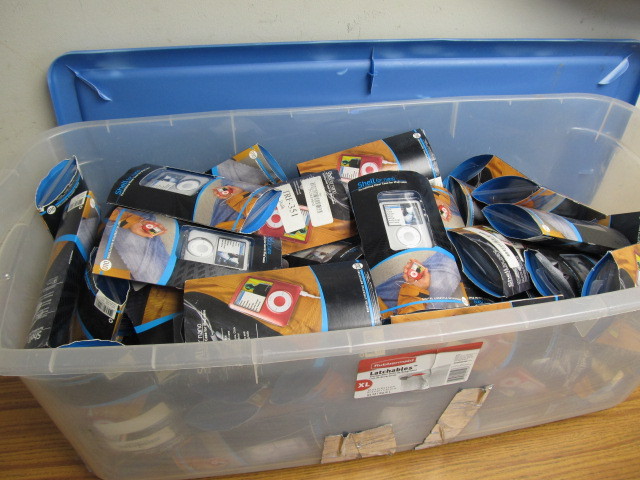 lot 157 image: Lot of 80 NEW Apple iPod Nano Cases
