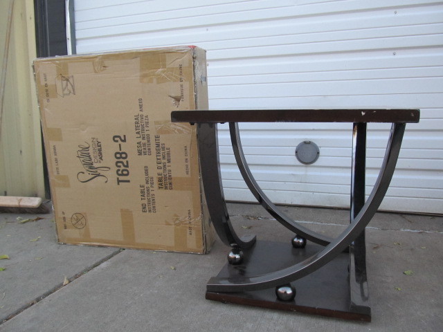 lot 167 image: Matching Pair of ASHLEY FURNITURE End Tables - 1 New in Box