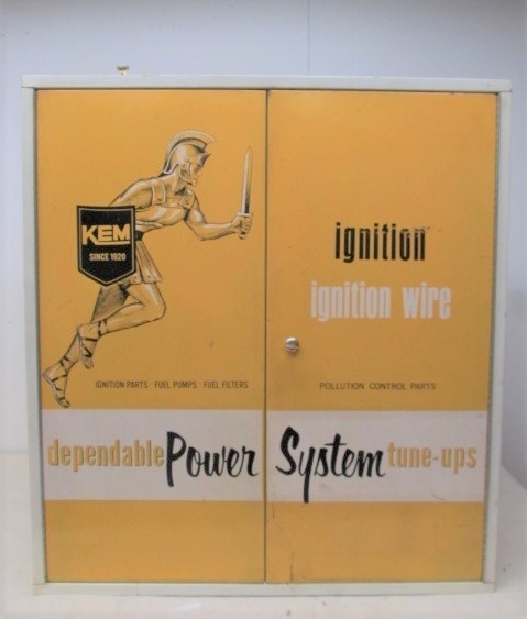 lot 5 image: Original Vintage 1960s Service Station Metal Advertising Cabinet