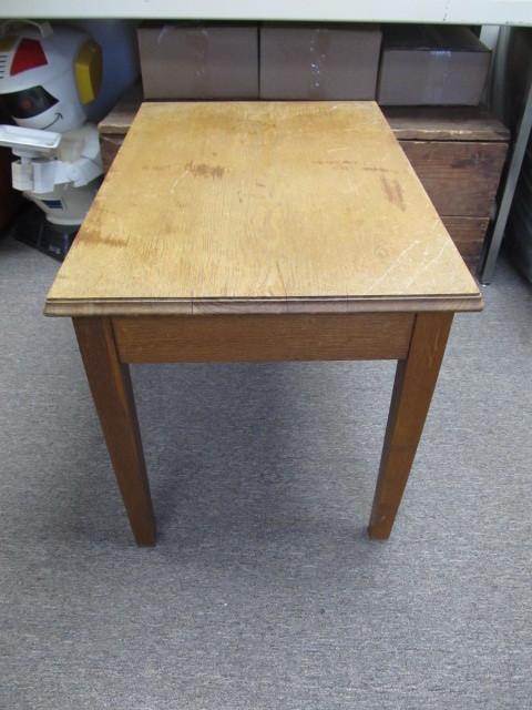lot 184 image: Vintage Solid Oak Side Table