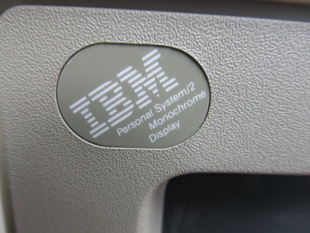 lot 152 image: Working Vintage IBM Personal System2 Computer Monitor