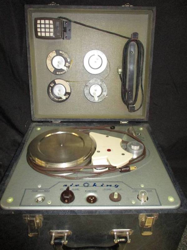 Portable Wire Recorder with Amplifier Model A725 Air King