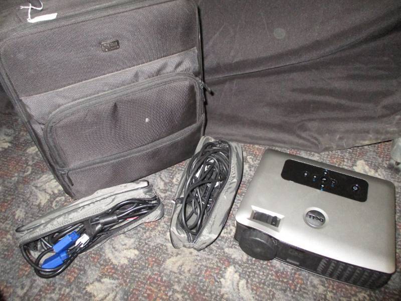 Dell Projector with remote and Instruction Book