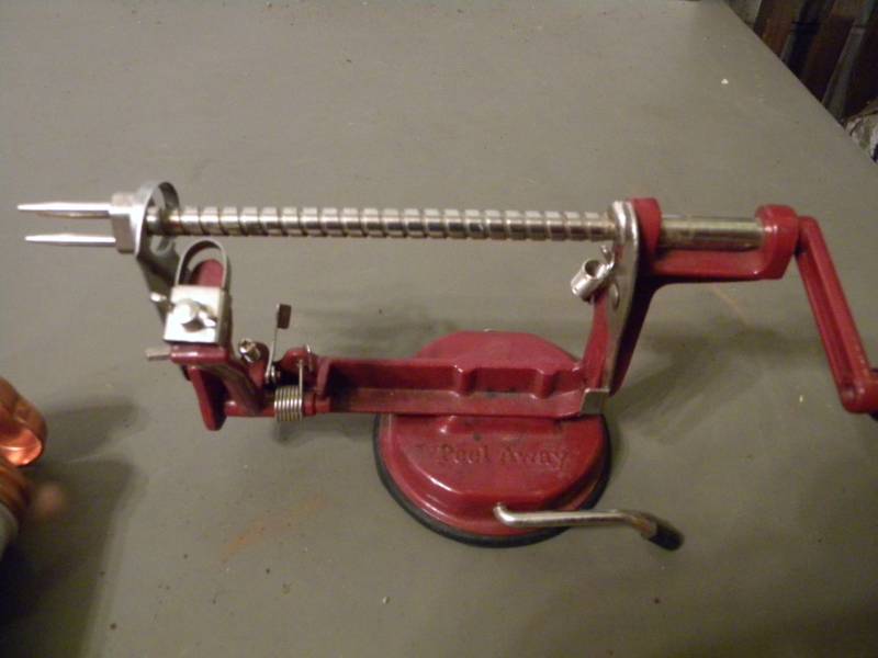 Peeler,Cookie Press, Scoop & Magnetic Holder
