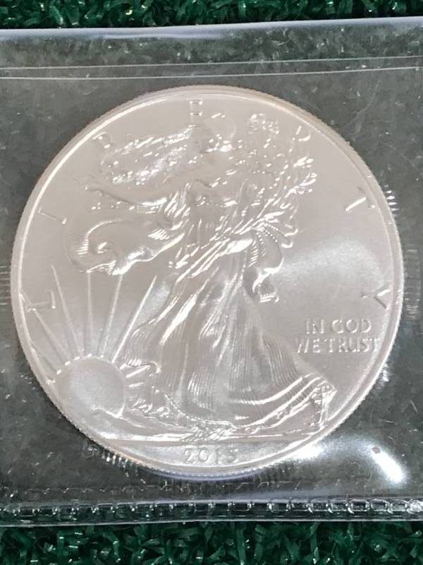 lot 11 image: 2015 One Ounce (1oz) .999 Silver Eagle