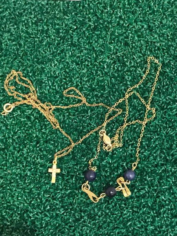 lot 12 image: Gold Cross & Necklace 12kt