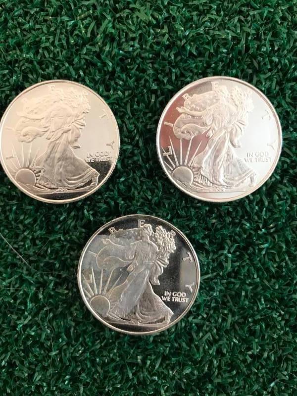 lot 43 image: Lot of 3 Silver .999 Liberty 12 oz Coins