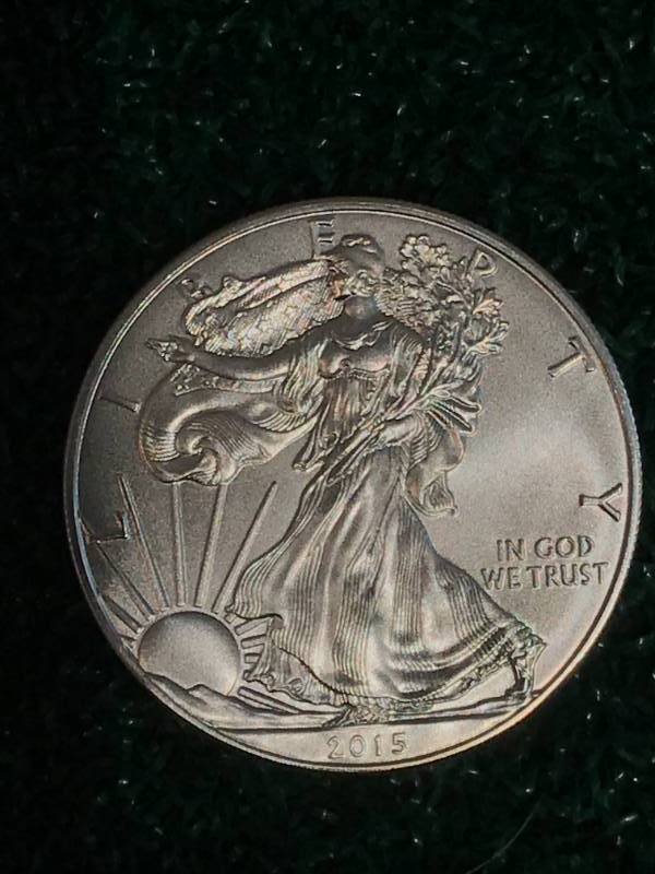 lot 52 image: 2015 One Ounce (1oz) .999 Silver Eagle