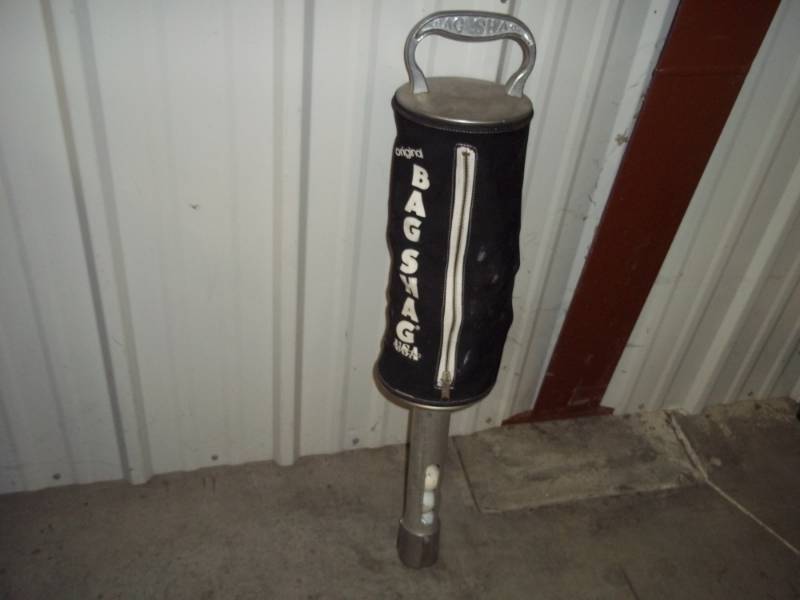 lot 5 image: Bag Shag Golf Ball Pick up Tool
