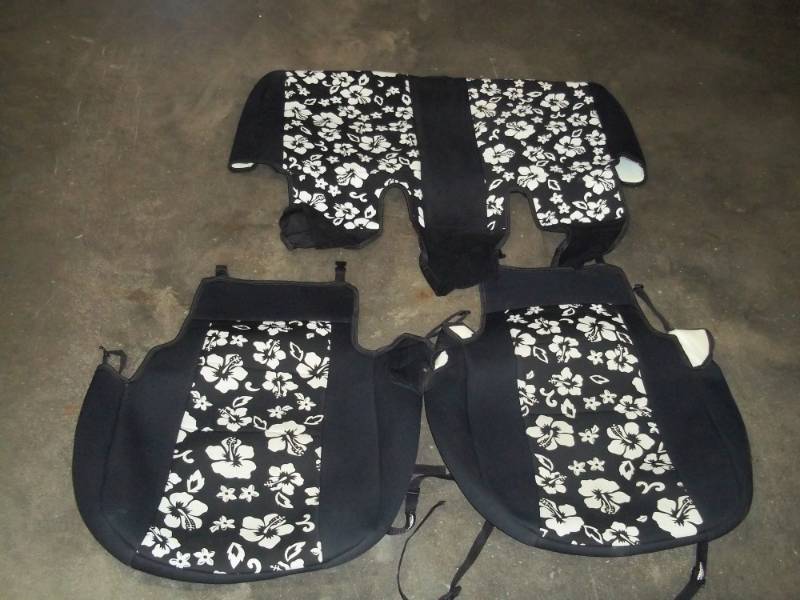 lot 8 image: Jeep Car Seat Covers for 2006-2014 Jeep