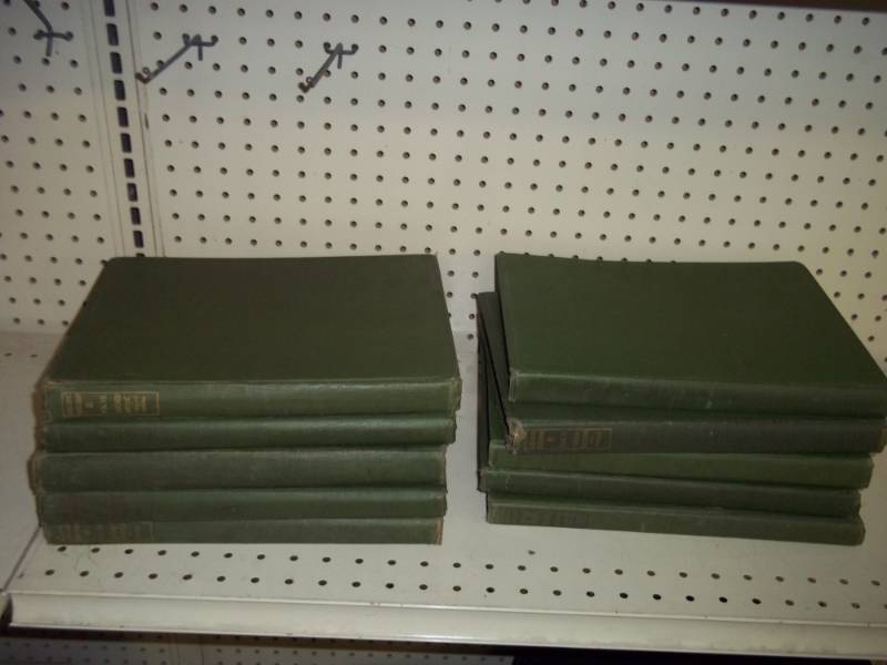 lot 9 image: 10 Antique Piano Books