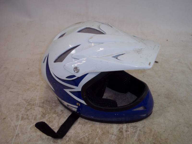 lot 91 image: Kids Helmet