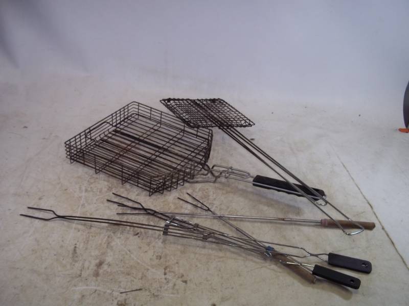 lot 97 image: Grilling Baskets and Forks