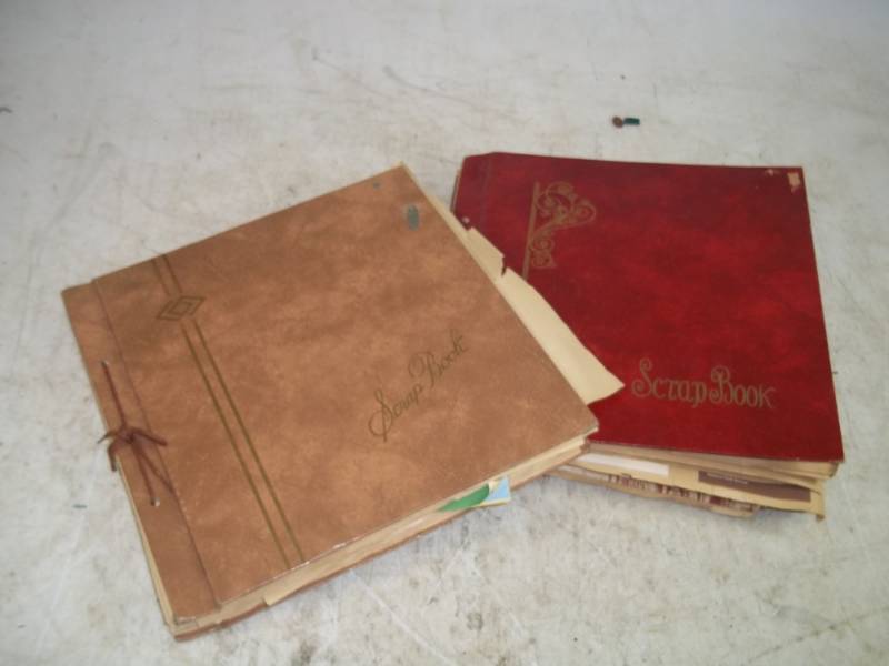 lot 55 image: Vintage 1950s West Coast Vacation Scrap Books